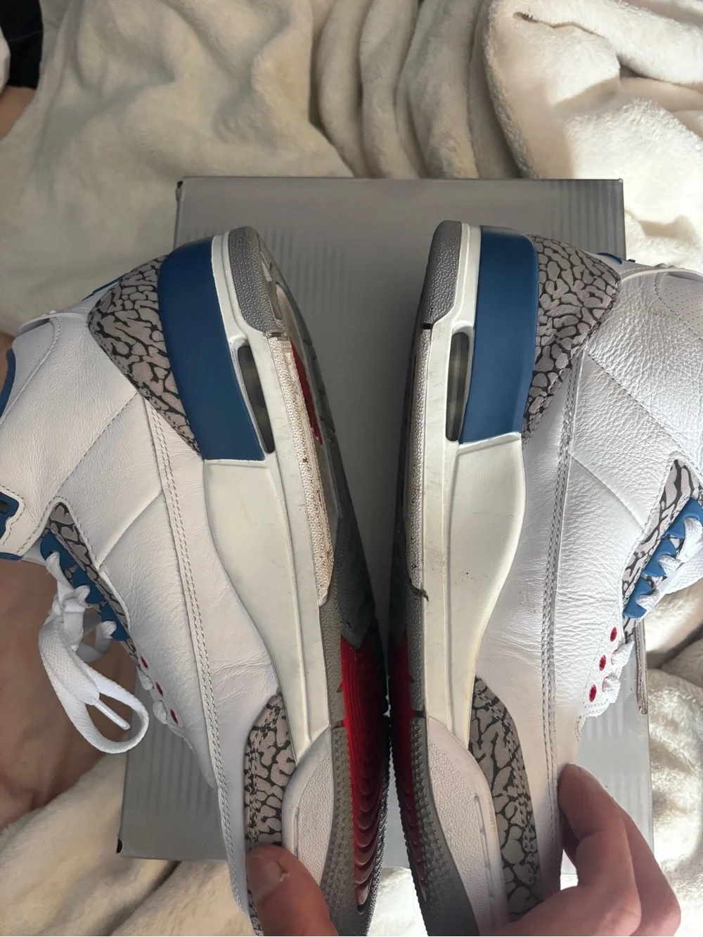 Jordan Men’s White/Blue Retro Athletic Sneakers